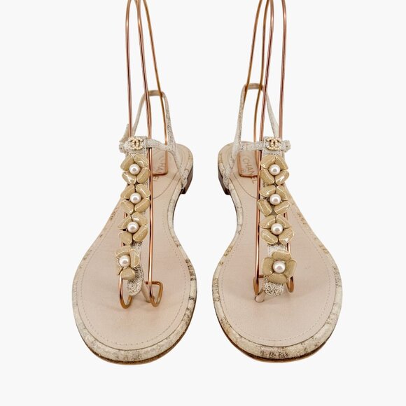 Chanel Camellia Pearl CC T-Strap Flat Sandals EU 38 US 7-7.5 Beige Leather Logo - Picture 2 of 11